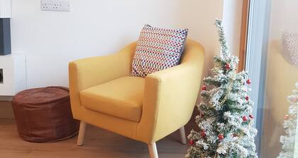 Black Lodge - Sea View With Deck & Garde