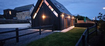 Black Lodge - Sea View With Deck & Garde