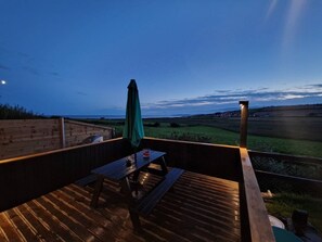 Outdoor dining - Black Lodge - Sea View With Deck & Garde (Kinsale)