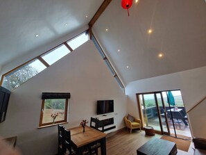 Living room - Black Lodge - Sea View With Deck & Garde (Kinsale)