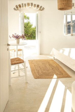Interior - Villa O’Malley - Into the Cycladic wild (Kamari)