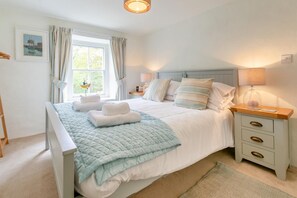 2 bedrooms, iron/ironing board, free WiFi, bed sheets - 2 Bed in St. Austell (oc-s31767) (Charlestown)