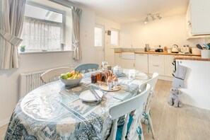 Dining - 2 Bed in St. Austell (oc-s31767) (Charlestown)