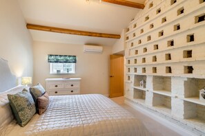 1 habitación, tabla de planchar con plancha, wifi gratis y ropa de cama 