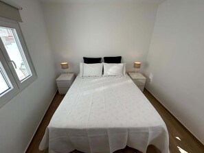 Iron/ironing board, WiFi, bed sheets - Playa Vista Guest House (Albufeira)
