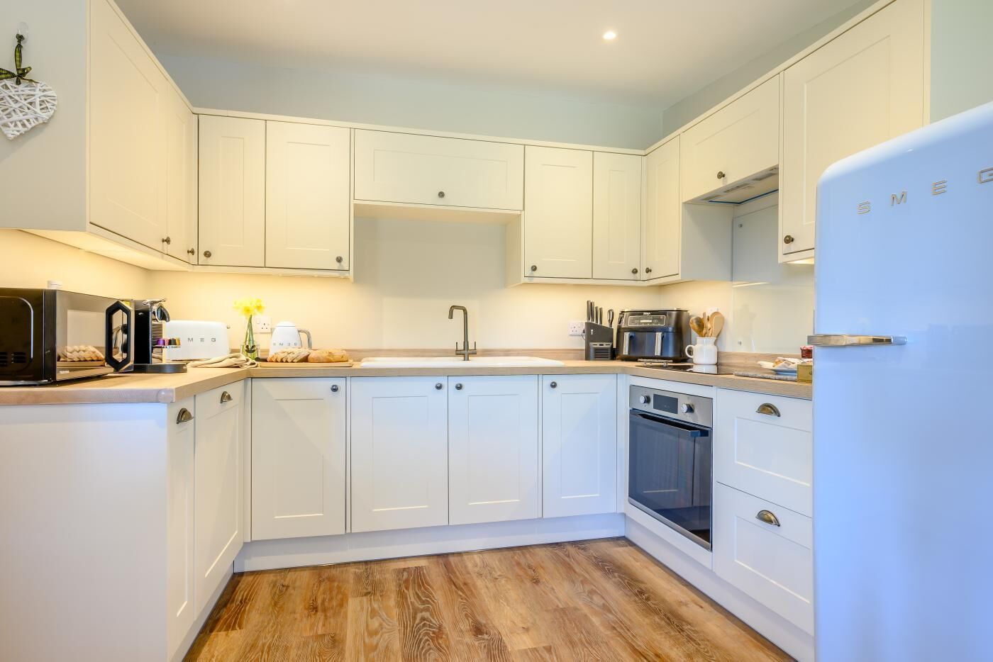 Microones, forn, rentaplats i trona 