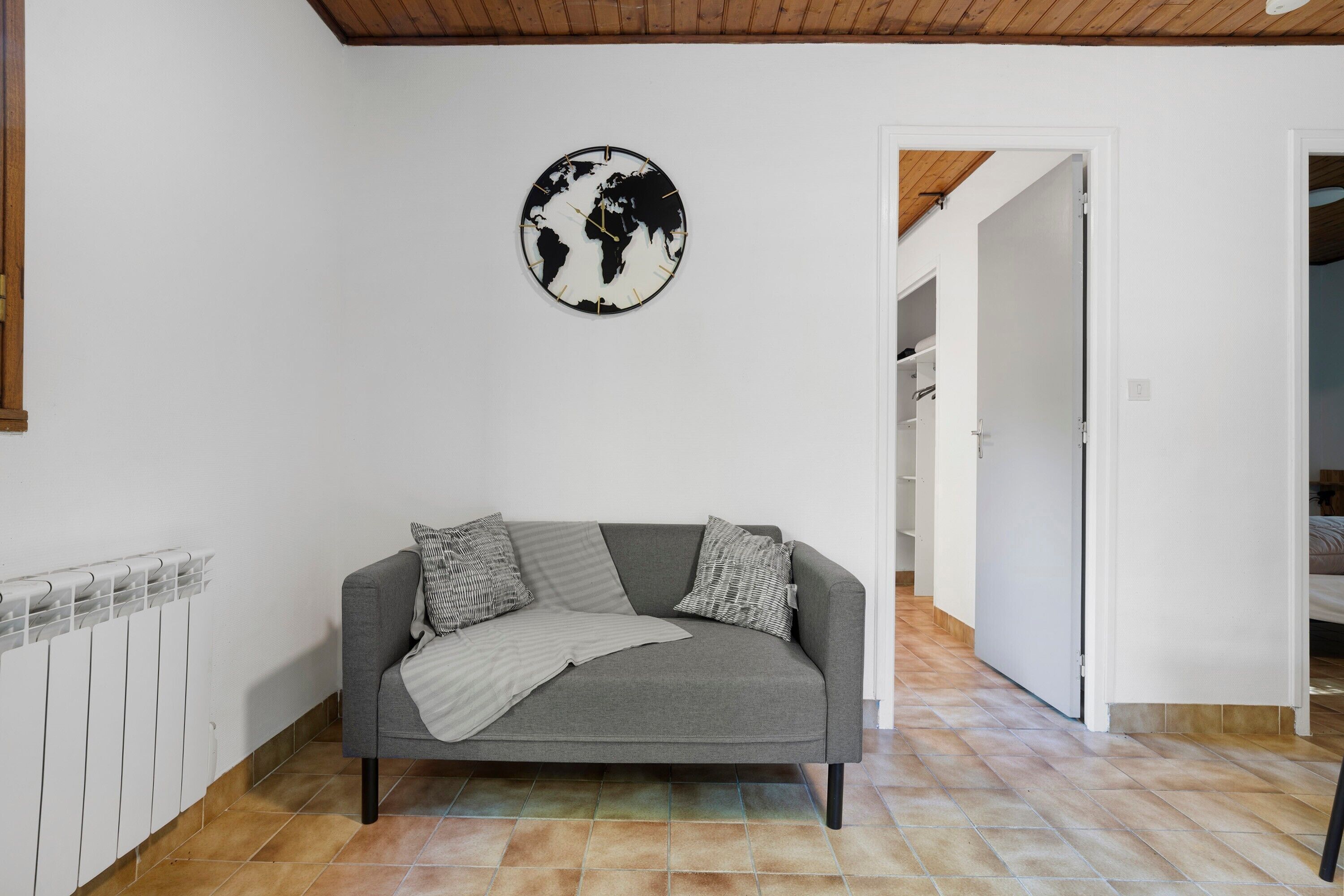 Fernseher, Tischtennisplatte