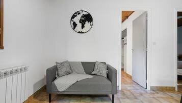 Fernseher, Tischtennisplatte