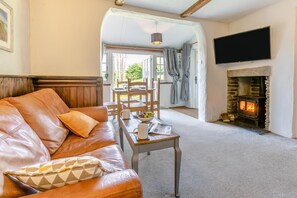 TV, fireplace - 2 Bed in Duloe (oc-f31903) (Duloe)