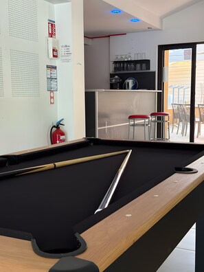 Game room - Mobile Home “In Holiday Village” with Shared Pool (Calviac-en-Périgord)