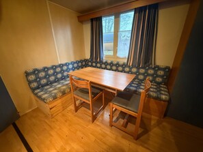 Dining - Mobile Home “In Holiday Village” with Shared Pool (Calviac-en-Périgord)