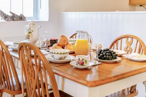 Dining - 2 Bed in Whitstone (oc-f31808) (Whitstone)