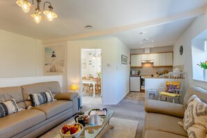 TV - 2 Bed in Whitstone (oc-p31807) (Whitstone)