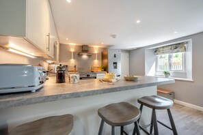 Microwave, oven, dishwasher, high chair - 2 Bed in Bush (oc-s31846) (Bush)