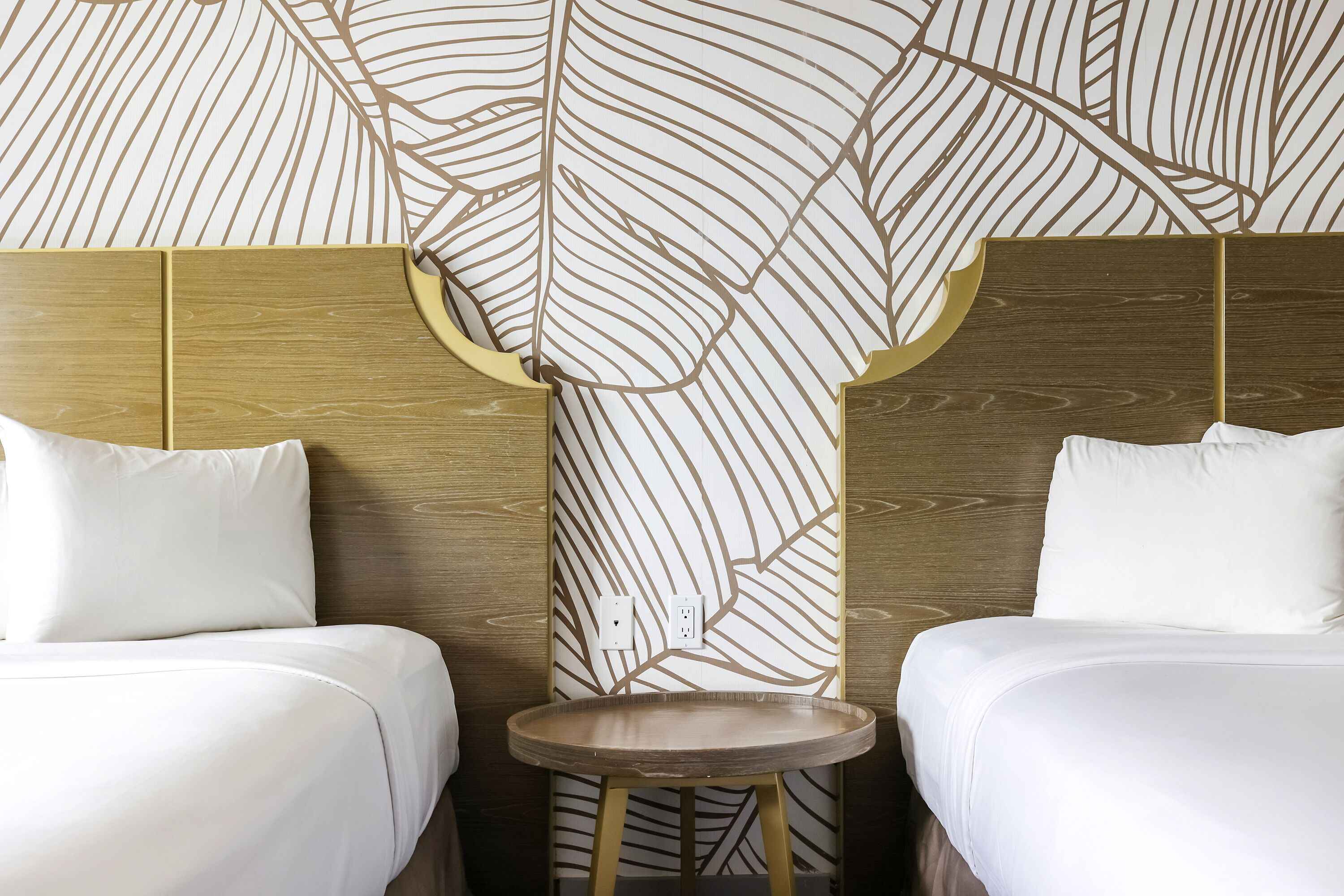 Caja de seguridad en la habitación y escritorio 