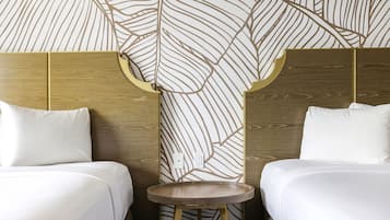 Caja de seguridad en la habitación y escritorio