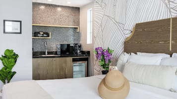 Superior Room, 1 King Bed, Kitchenette, Bay View | Private kitchenette | Mini-fridge, microwave, cleaning supplies