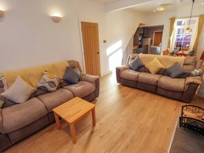 Living area - Alford Road (Mablethorpe)