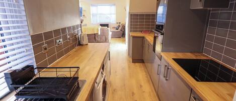 Dishwasher, cookware/dishes/utensils