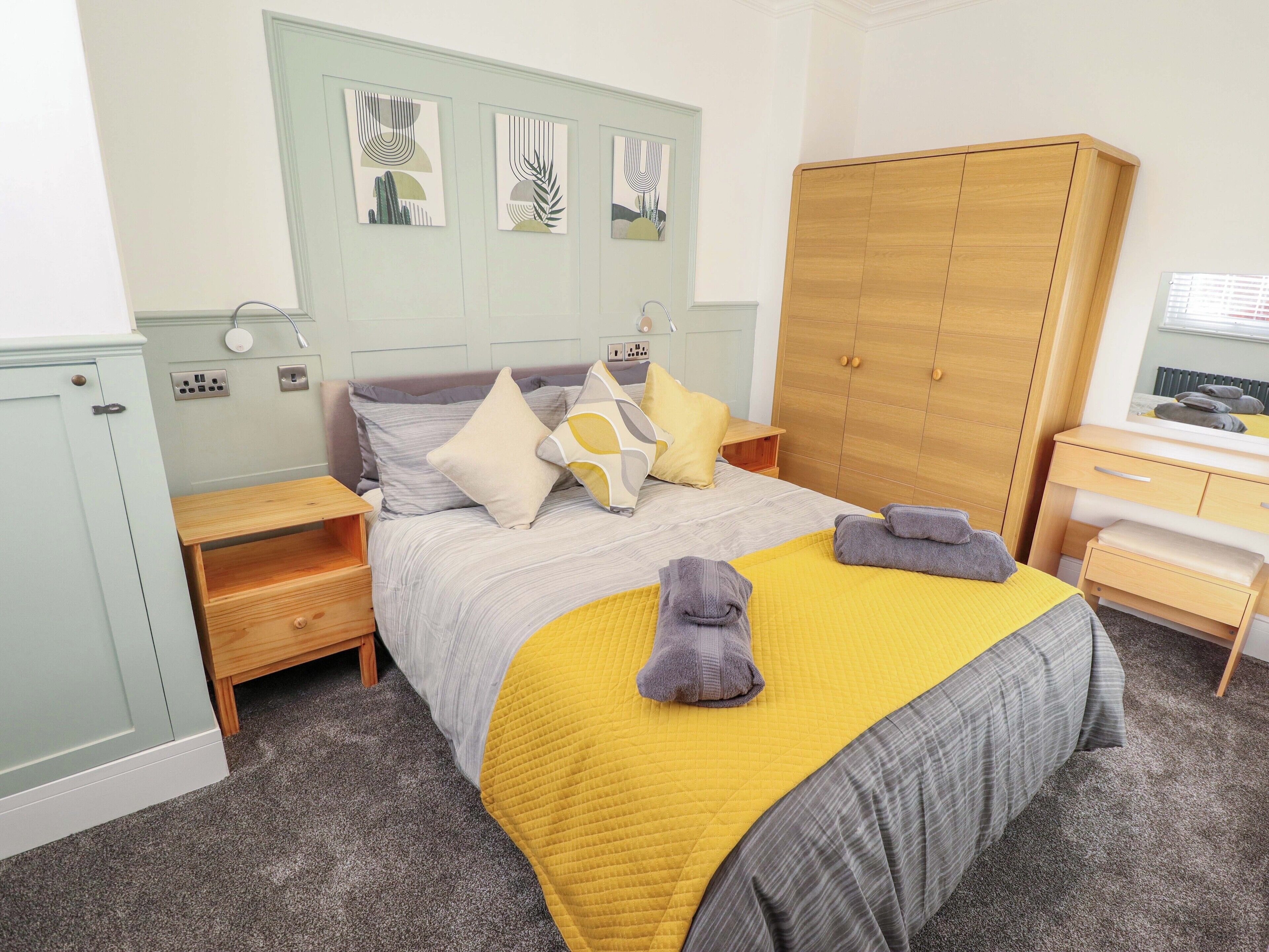 4 bedrooms, individually decorated, individually furnished, free WiFi