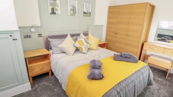 4 dormitoris, decoració individual i mobiliari individual