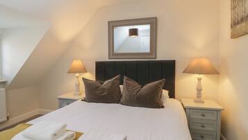 2 bedrooms, individually decorated, individually furnished, free WiFi