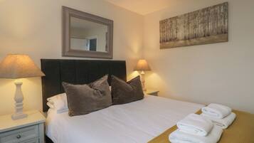 2 bedrooms, individually decorated, individually furnished, free WiFi