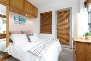 2 bedrooms, Internet, bed sheets