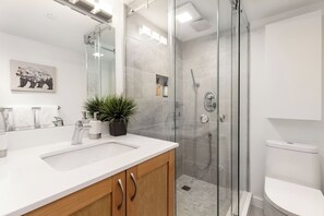 Shower, hair dryer, towels, soap - The Storm Shack - Central, Bright Village 1.5 Bdrm (Whistler)