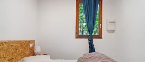 1 bedroom, iron/ironing board, WiFi