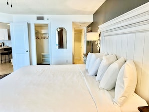 3 bedrooms, desk, iron/ironing board, free WiFi - 3 BR Gulf-Front Orange Beach Condo | Balcony Views, Pools & Beach Access! (Orange Beach)