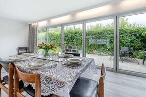 Dining - 3 Bed in Stepaside (oc-h32040) (Wisemans Bridge)