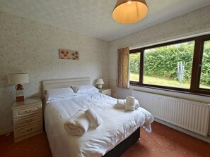 3 bedrooms, free WiFi, bed sheets - 3 Bed in Stepaside (oc-h32040) (Wisemans Bridge)