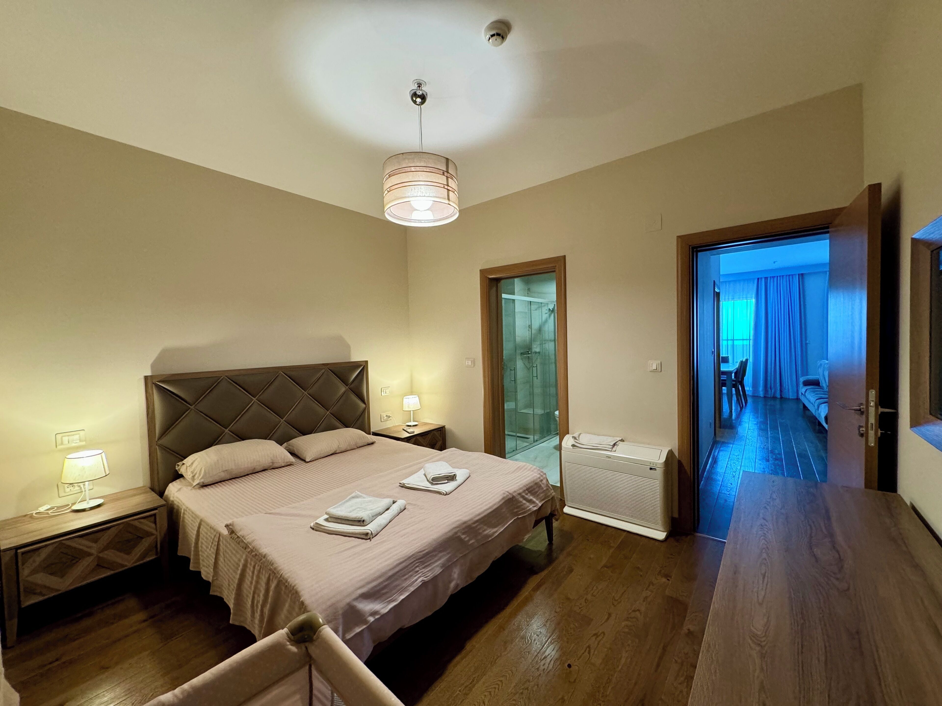 Bügeleisen/Bügelbrett, WLAN, Bettwäsche