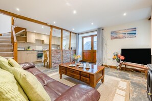 TV - 1 Bed in Woodford (oc-a32065) (Woodford)