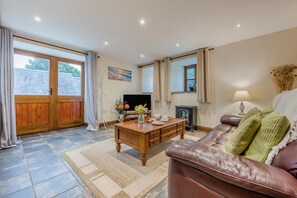 TV - 1 Bed in Woodford (oc-a32065) (Woodford)