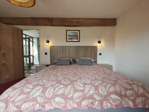 4 bedrooms, iron/ironing board, travel cot, free WiFi - 4 Bed in Malborough (oc-b31879) (Bolberry)