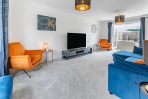 TV - 4 Bed in Westward Ho (oc-c32044) (Westward Ho!)