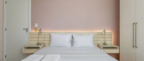 3 bedrooms, iron/ironing board, Internet, bed sheets