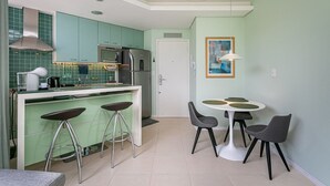 Coffee/tea maker, fridge, microwave, oven - WI-FI 600MB | Barbecue Area | Playground #ITA13 (Florianópolis)