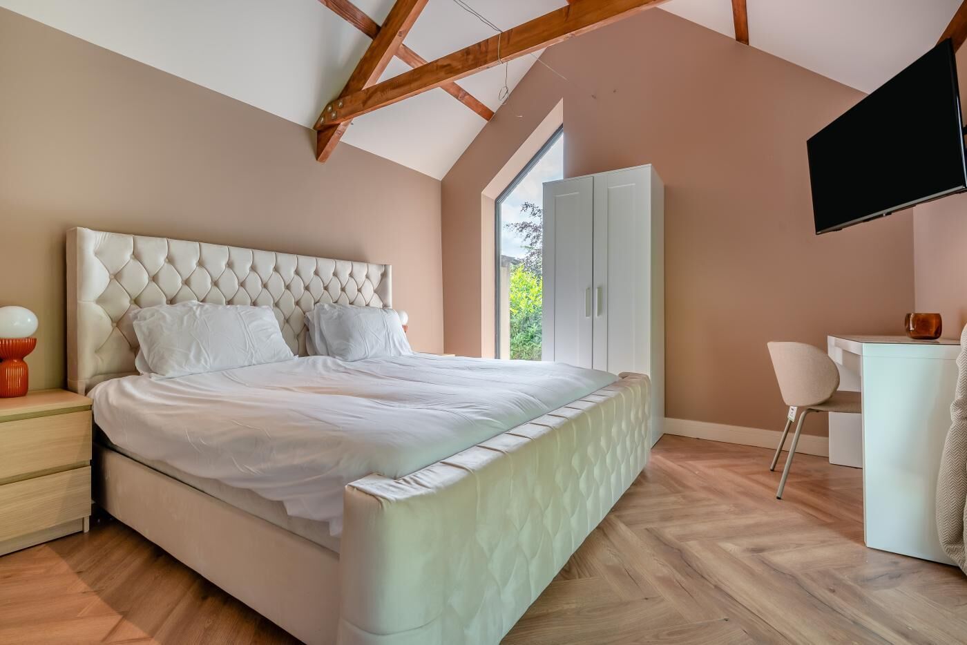 Iron/ironing board, travel cot, free WiFi, bed sheets