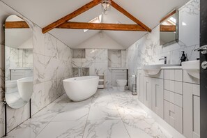 Towels - 5 Bed in Horningtops (oc-o30628) (Horningtops)