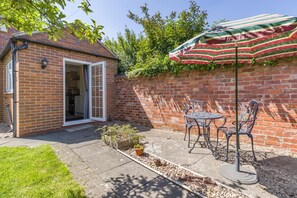 Outdoor dining - 1 Bed in Halam (oc-o32227) (Halam)