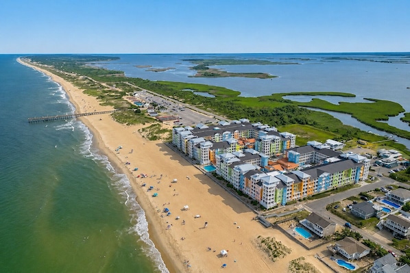 Espreguiçadeiras, toalhas de praia