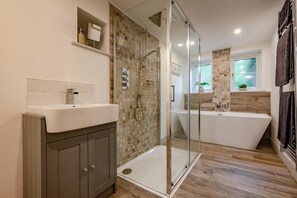 Towels - 3 Bed in Polperro (oc-b32244) (Polperro)