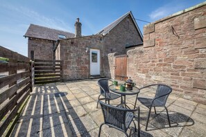 Outdoor dining - 1 Bed in Berwick-upon-Tweed (oc-c32028) (Kyloe)