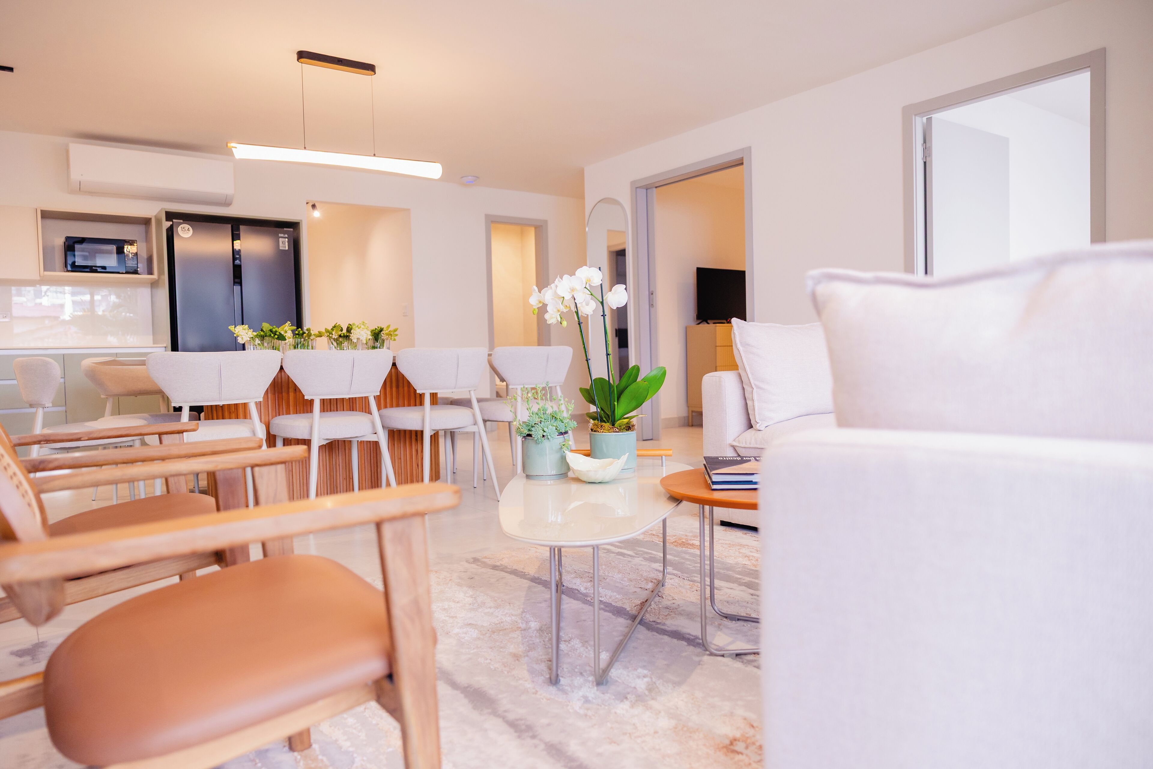 Apartment, 5 Bedrooms, Balcony, City View | Living area
