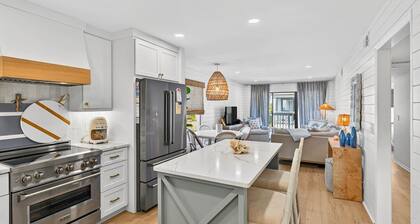 Adorable Beachfront Condo | Pool Access