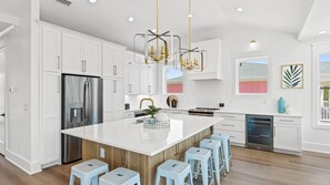 雪櫃、微波爐、焗爐、爐具