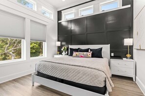 8 bedrooms, WiFi, bed sheets - Memorial Weekend Available! 8 Bdrm | Private Pool (Oak Island)